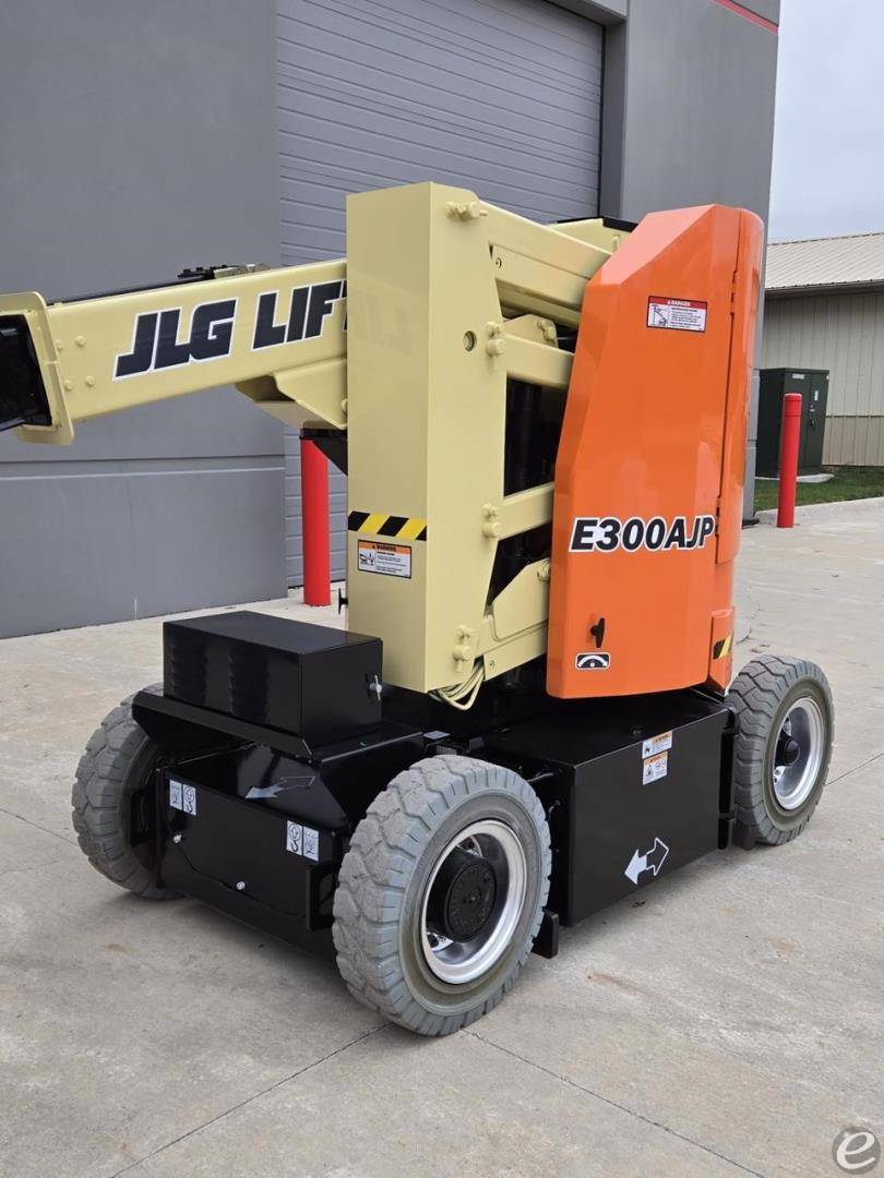 2015 JLG E300AJP