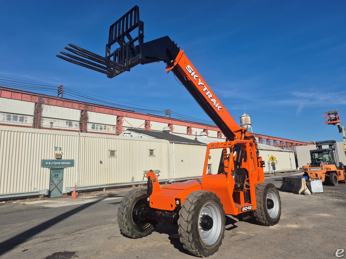 2015 JLG 8042