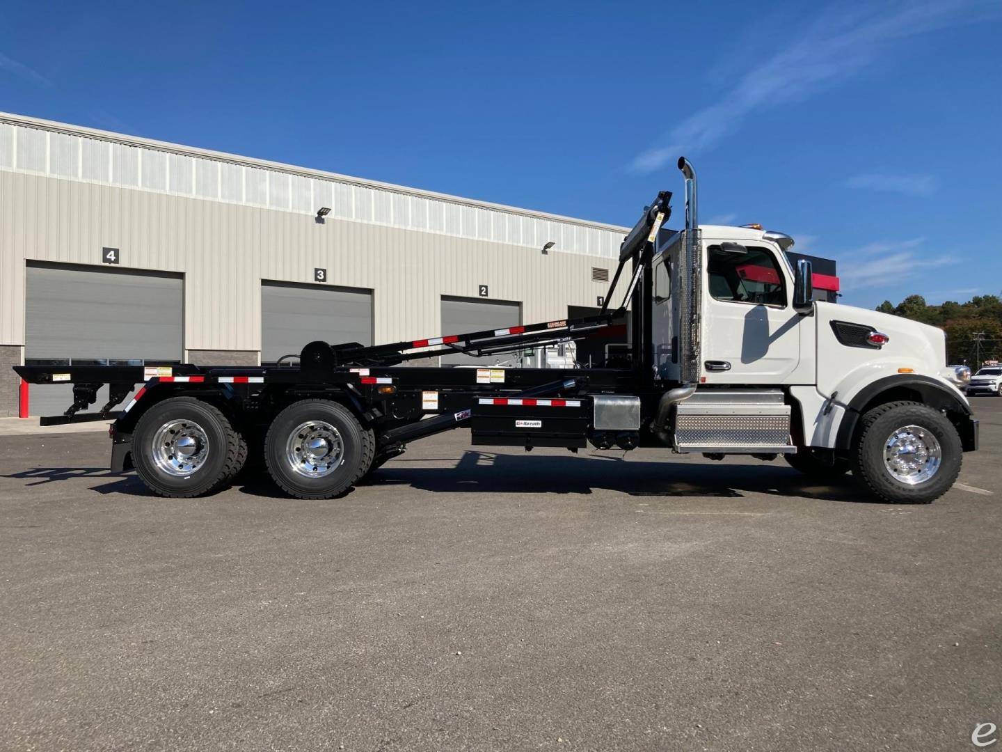 2025 Peterbilt 567