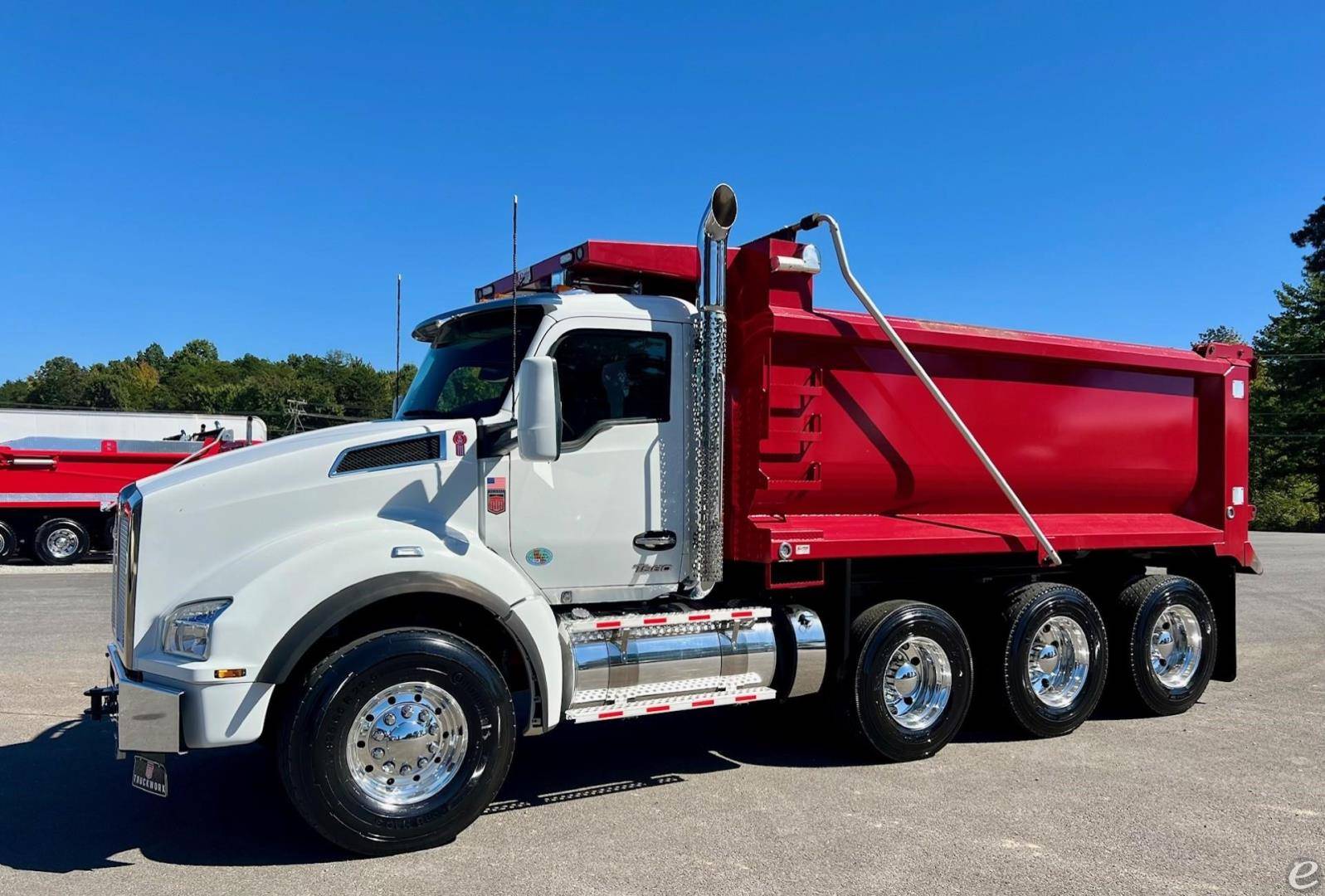 2025 Kenworth T880