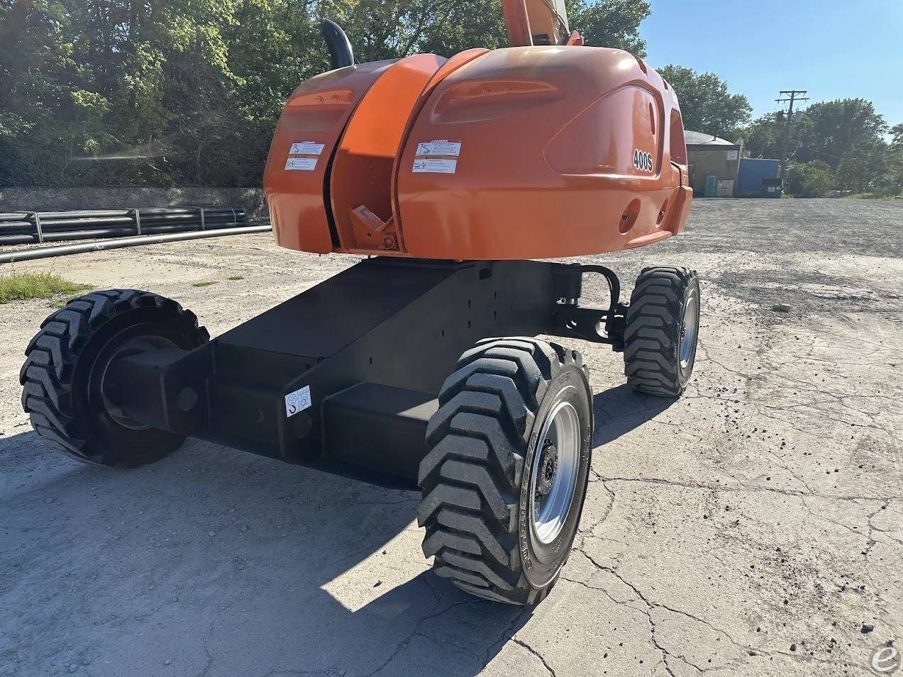 2014 JLG 400S