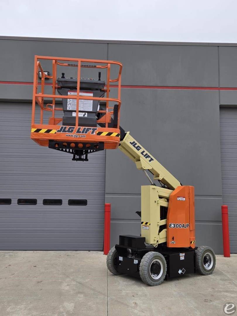 2015 JLG E300AJP