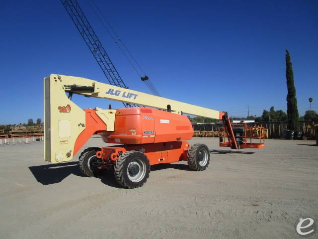 2017 JLG 800AJ