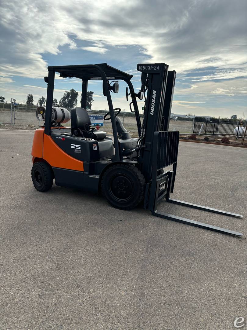 2016 Doosan G25E-5