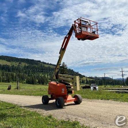 2017 JLG 450AJ