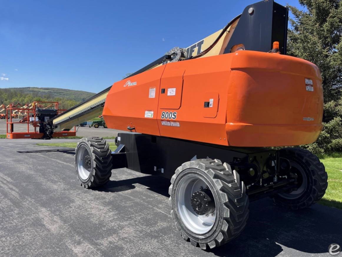 2015 JLG 800S