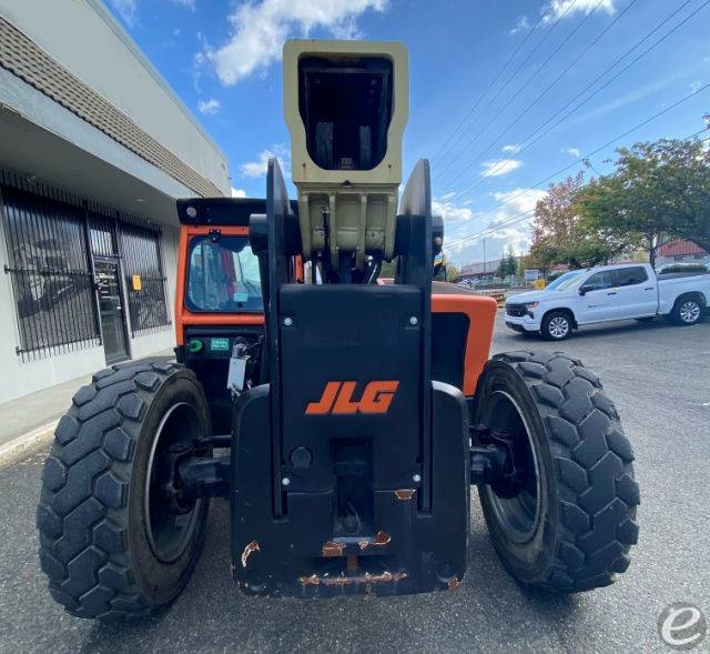 2019 JLG 943