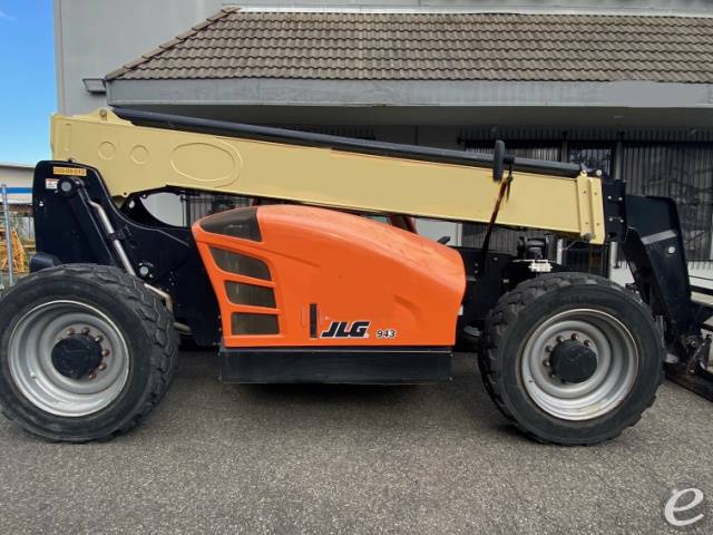 2019 JLG 943