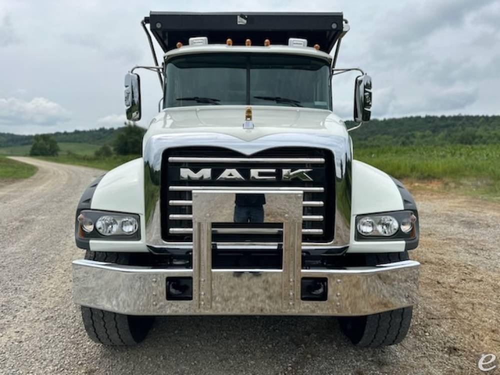 2023 Mack GRANITE 64FR