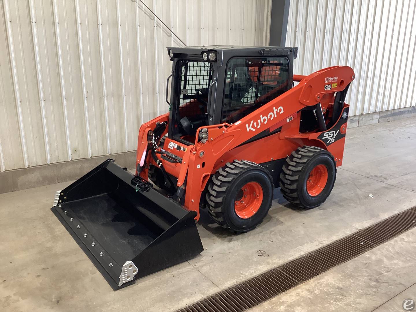 2024 Kubota SSV75HFRC