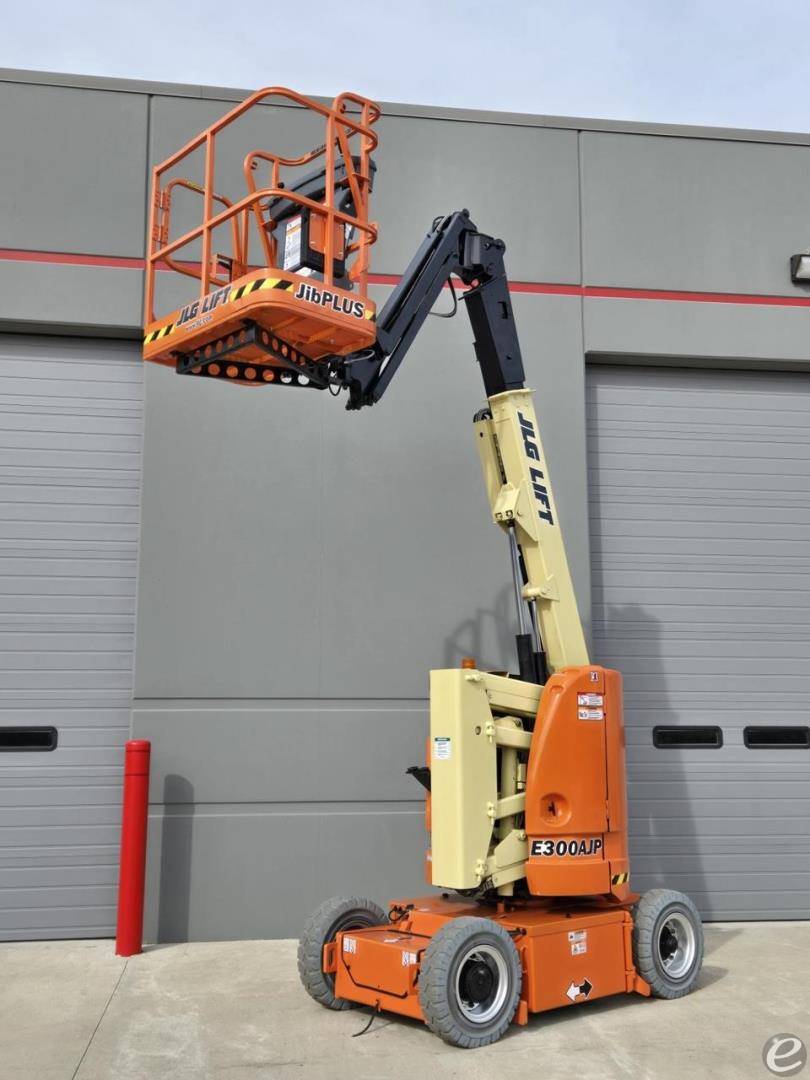 2014 JLG E300AJP