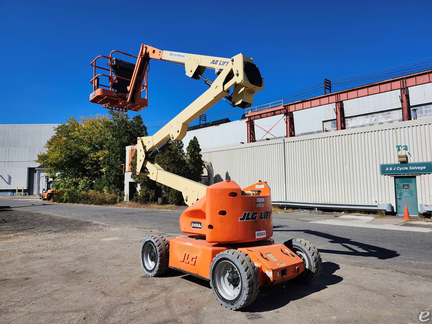 2011 JLG E450AJ