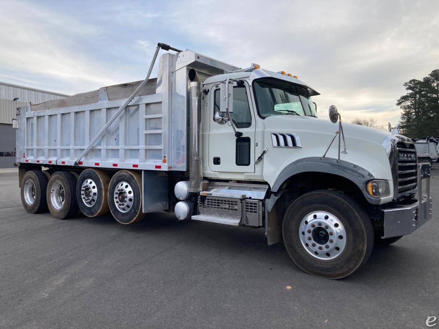 2019 Mack GRANITE 64FR