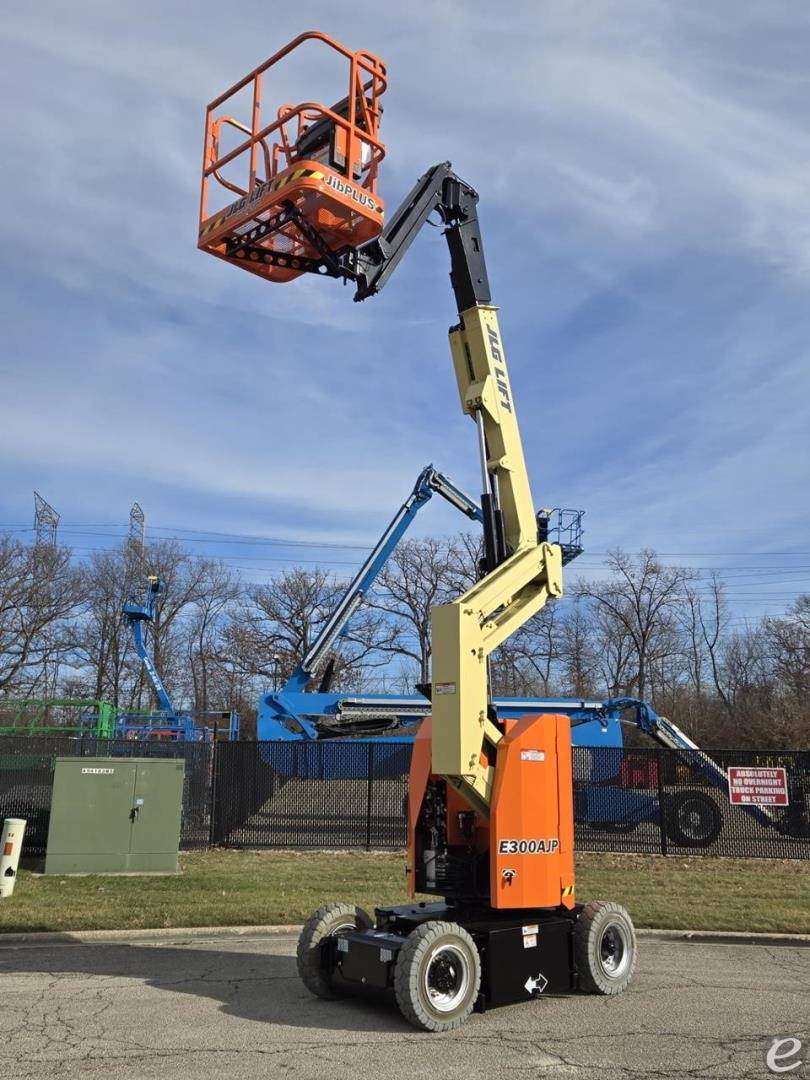 2015 JLG E300AJP