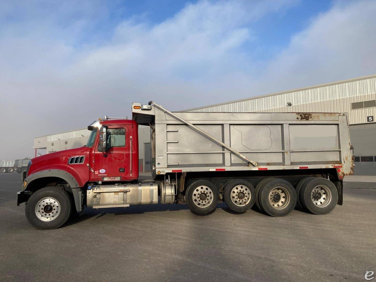 2019 Mack GRANITE 64FR