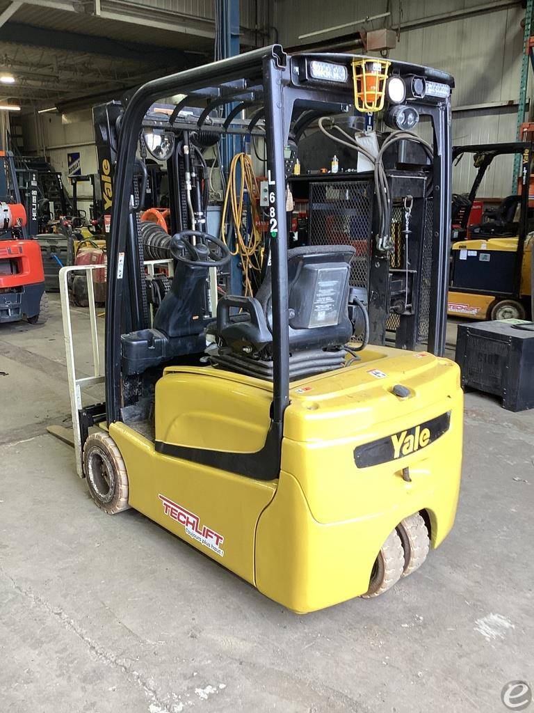 2018 Yale ERP040VT