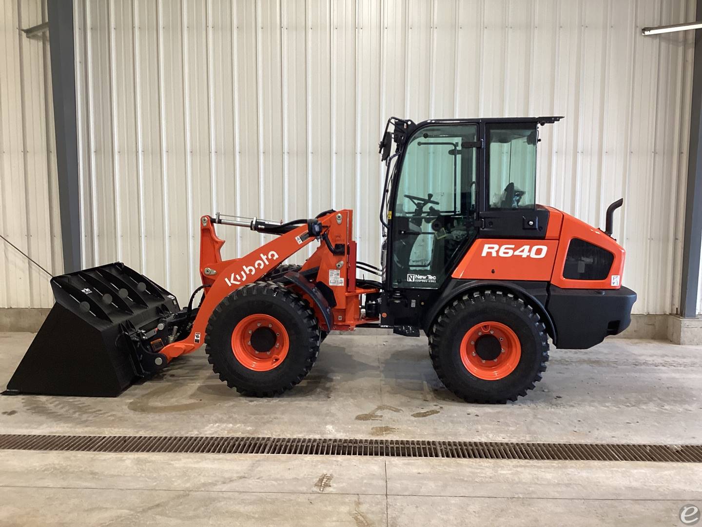 2024 Kubota R640R43