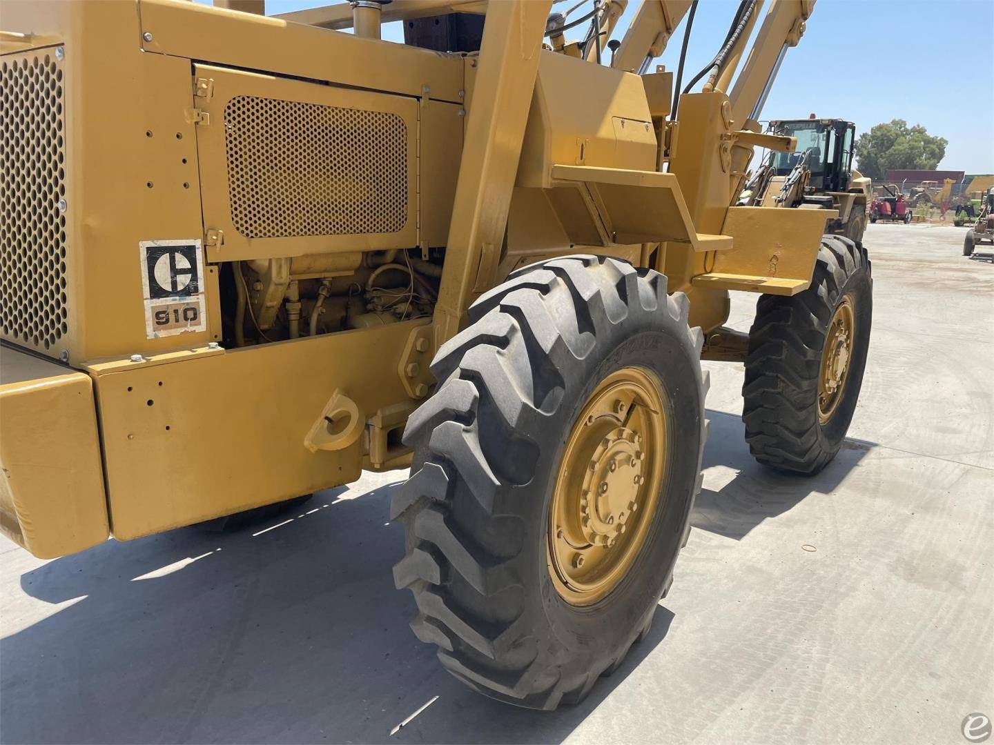 1975 Cat 910