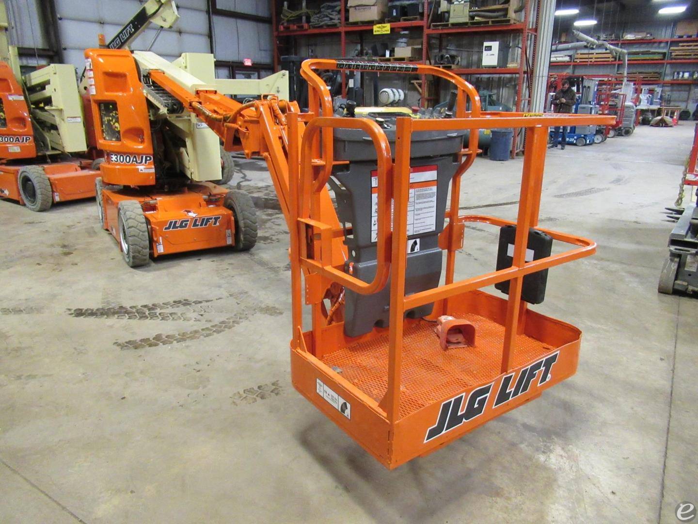 2014 JLG E300AJP