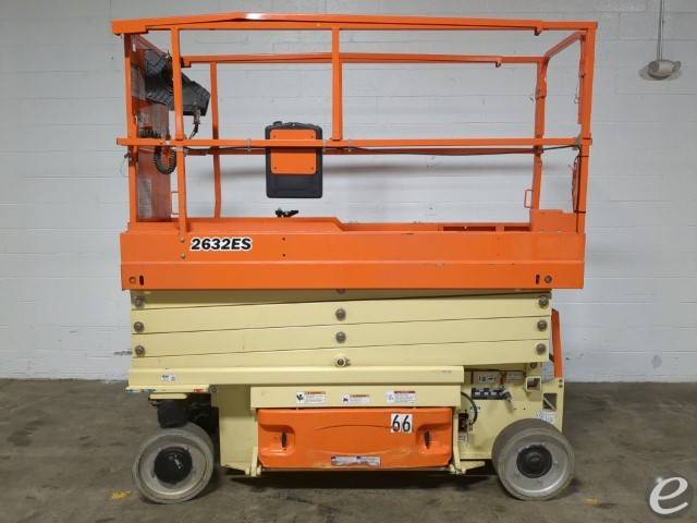 2017 JLG 2632ES