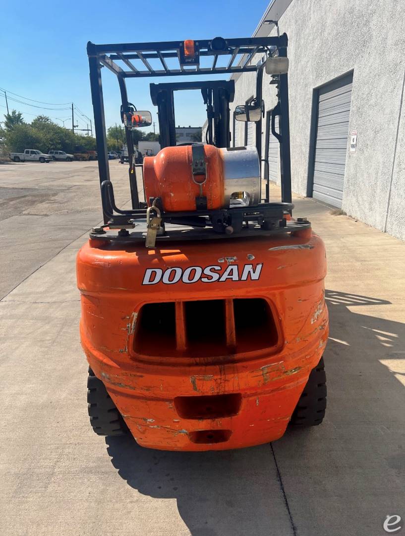 2010 Doosan G50C-5