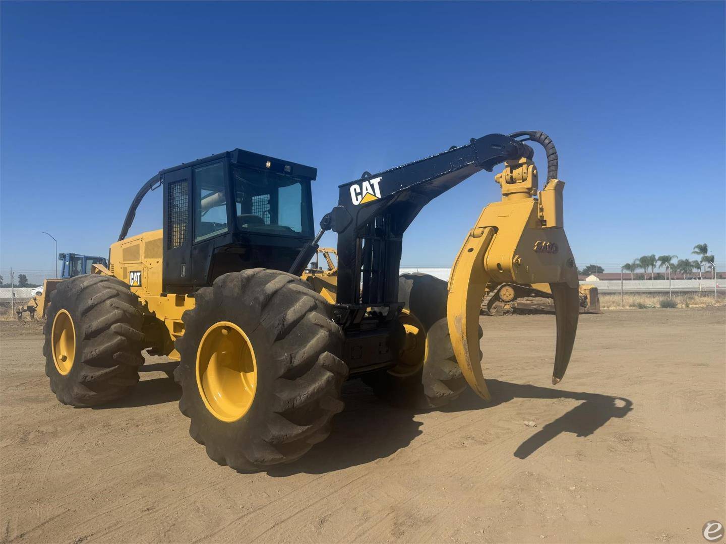 2001 Cat 525B