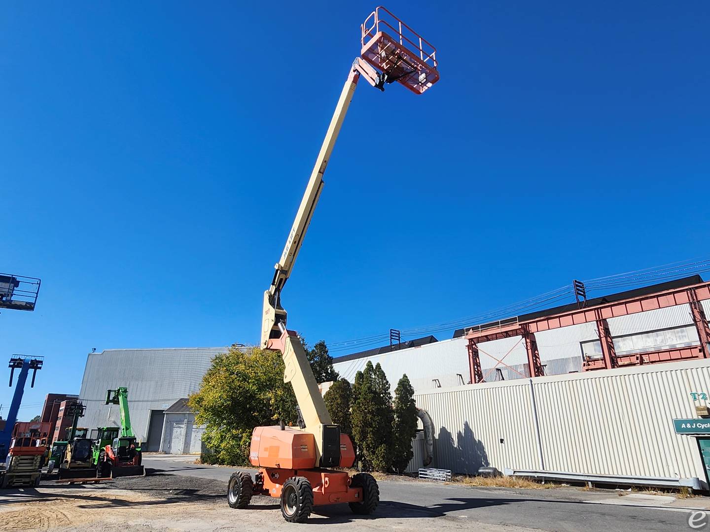 2017 JLG 800AJ