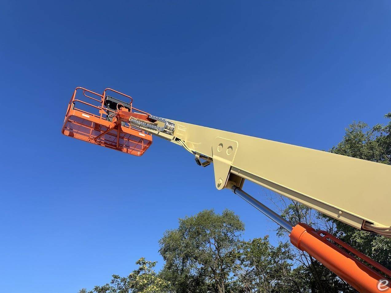 2014 JLG 400S