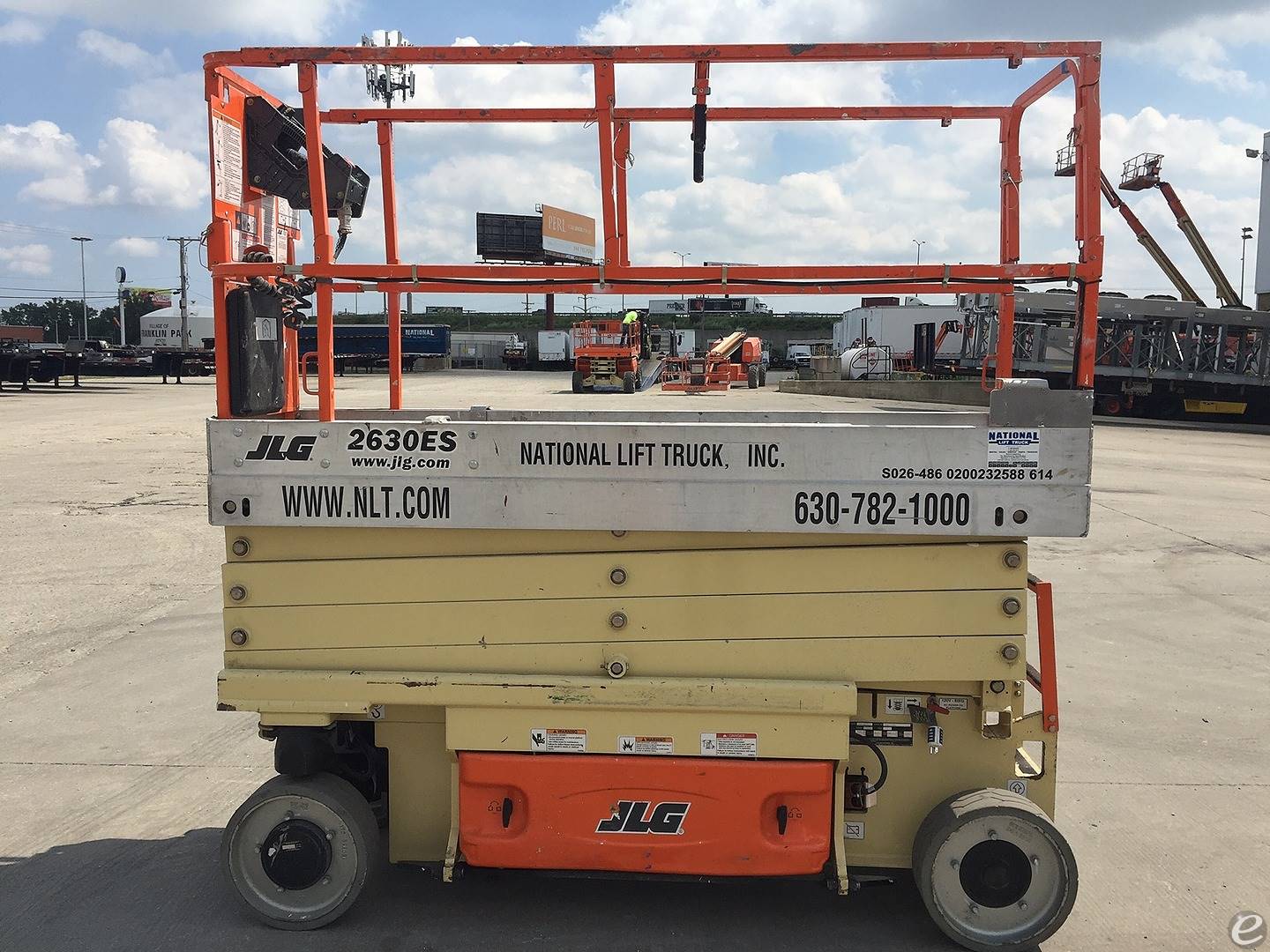 2014 JLG 2630ES