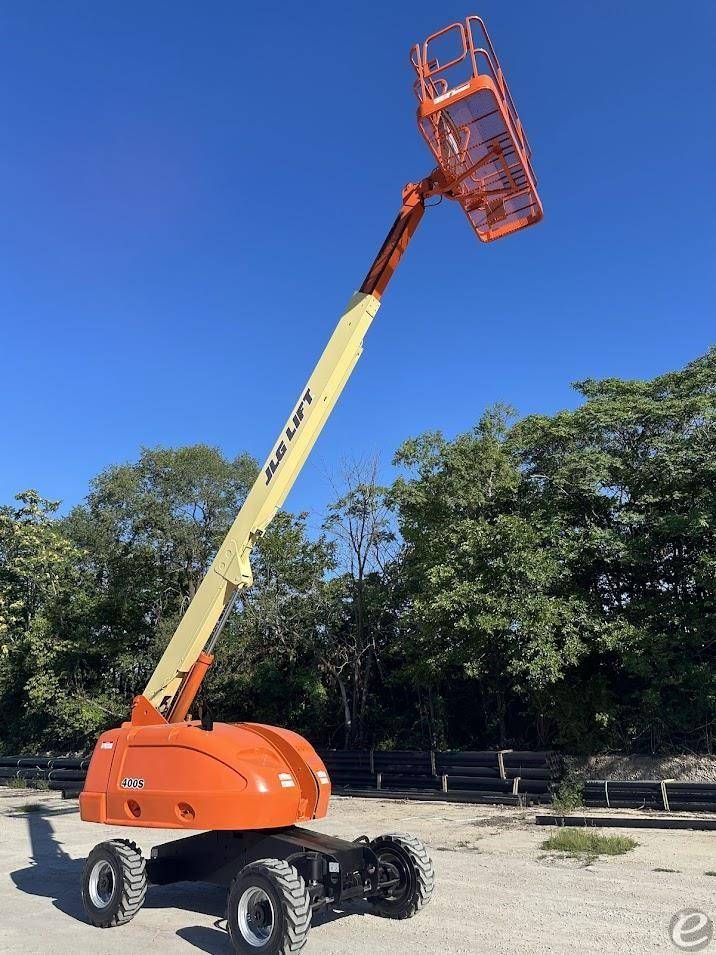 2014 JLG 400S