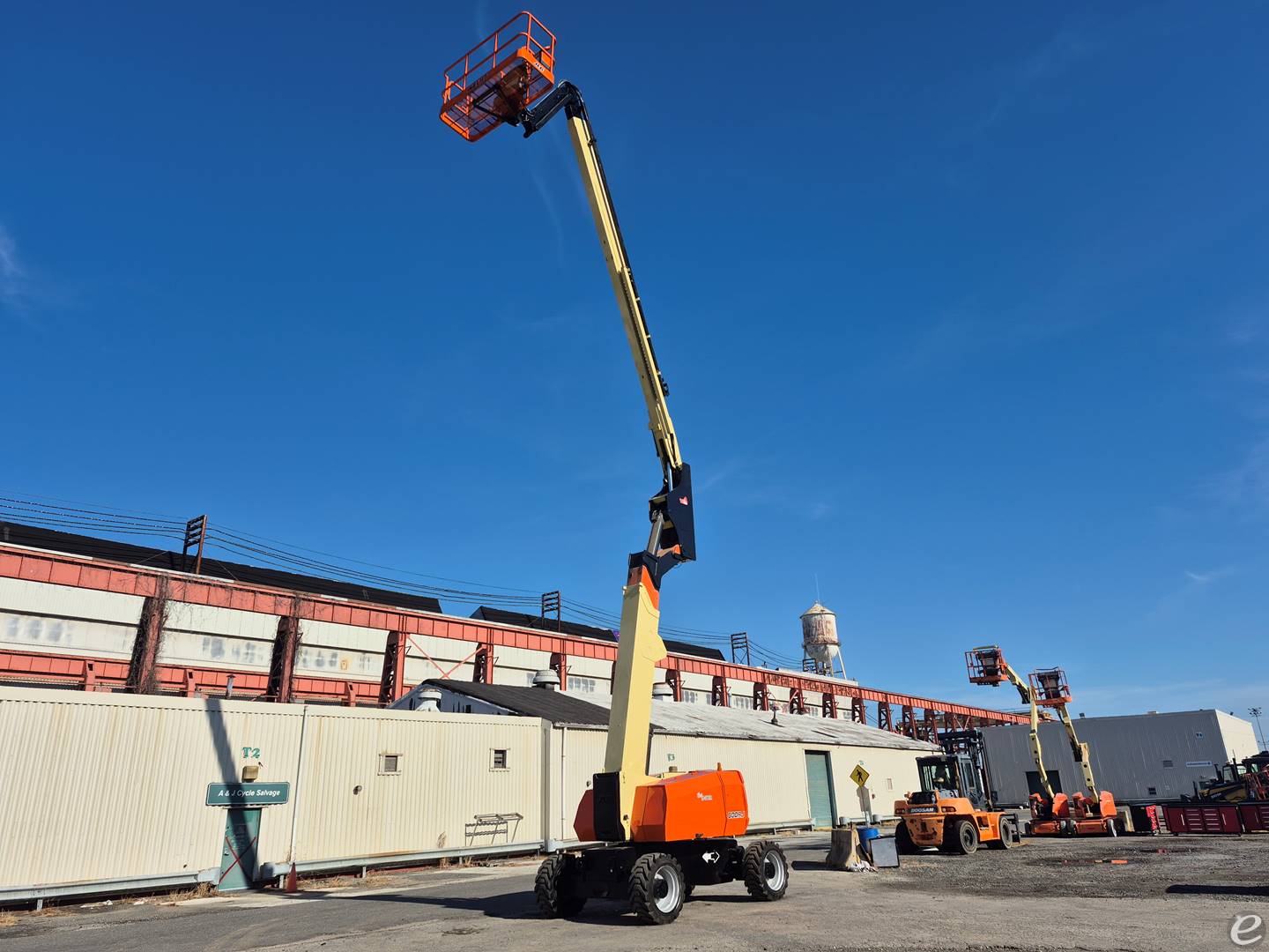 2017 JLG 800AJ