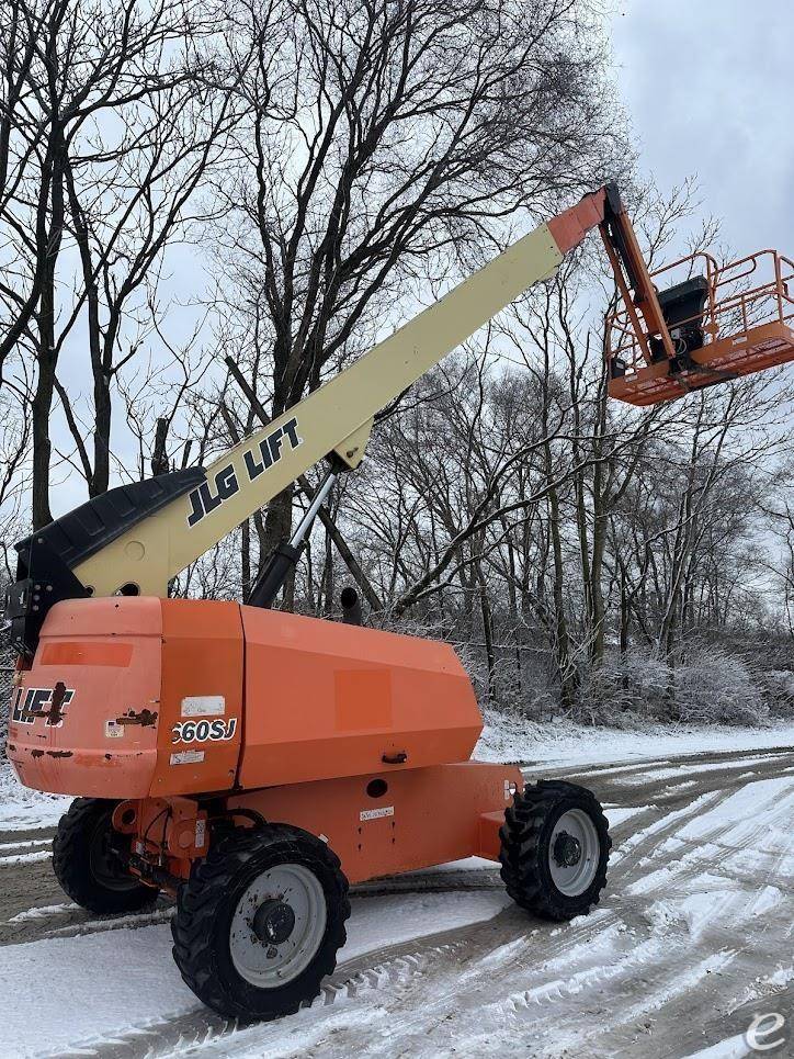 2017 JLG 660SJ