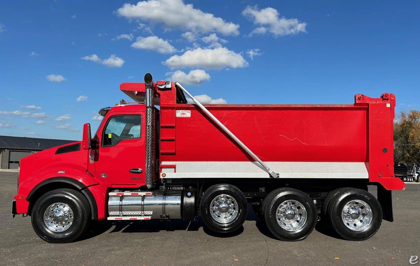 2024 Kenworth T880