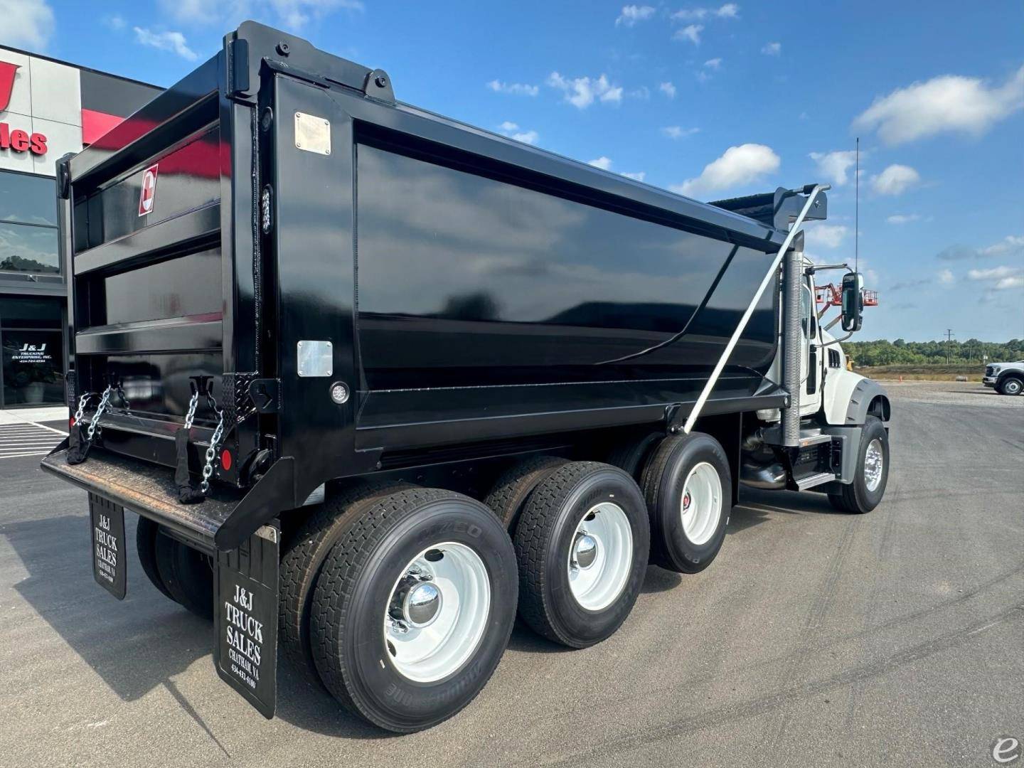 2024 Mack GRANITE 64FR