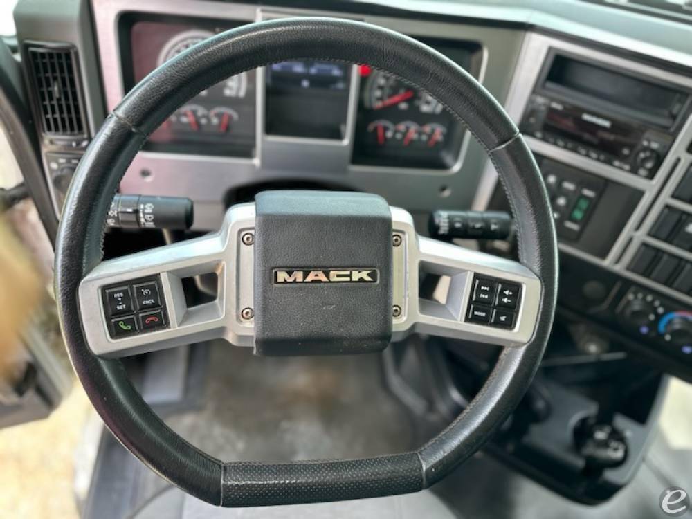 2023 Mack GRANITE 64FR