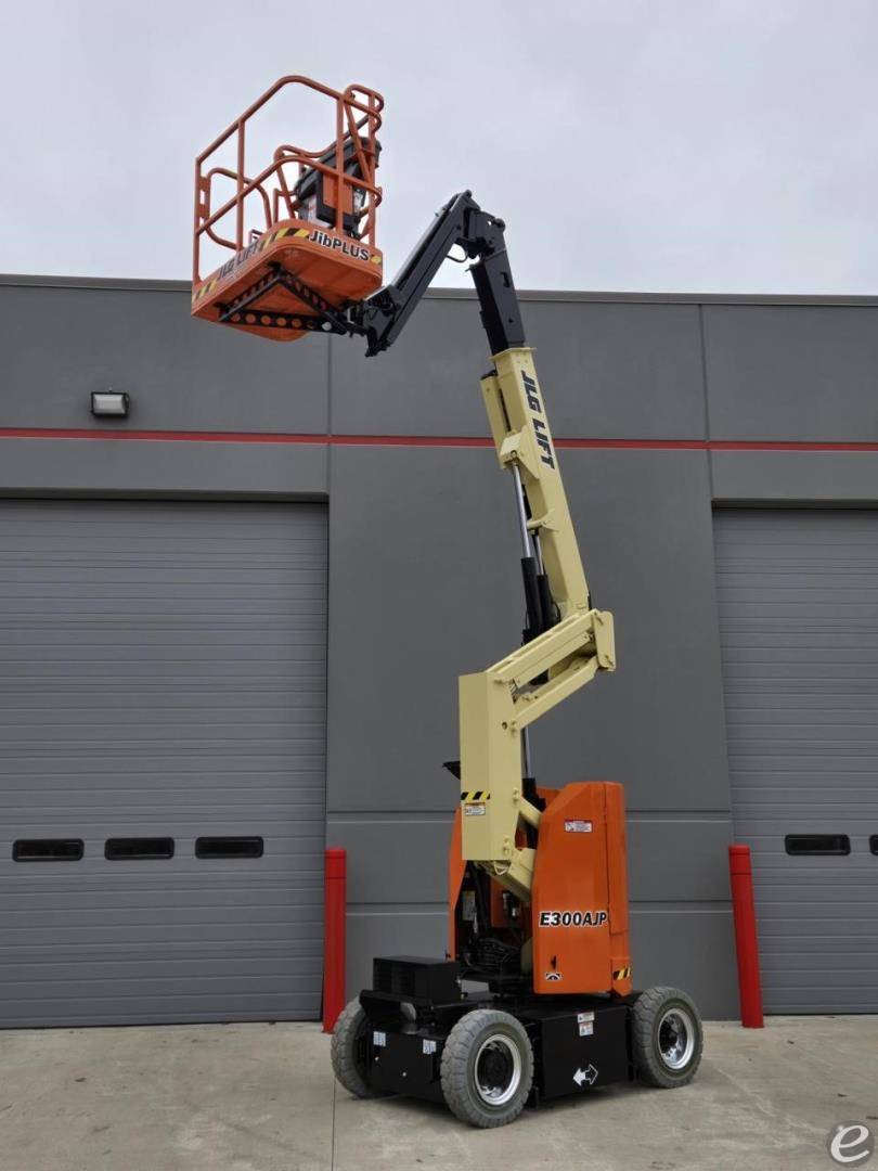 2015 JLG E300AJP