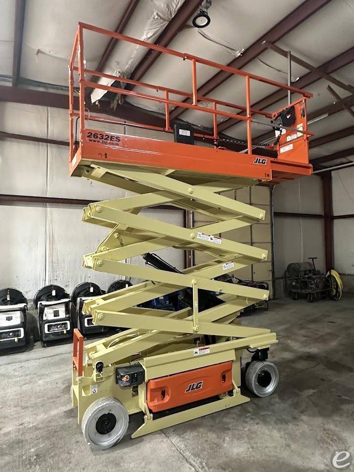 2015 JLG 2632ES