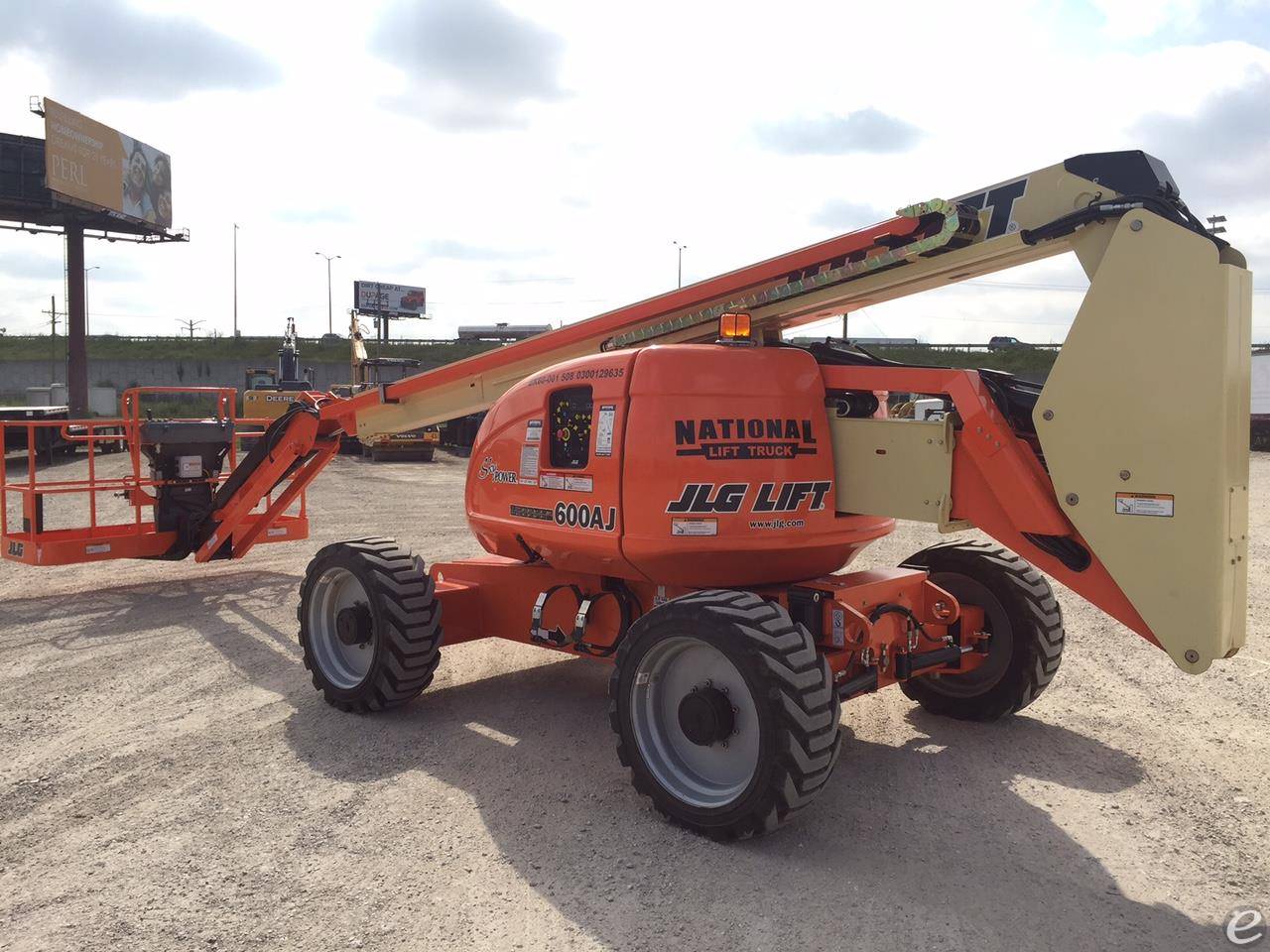 2015 JLG 600AJ