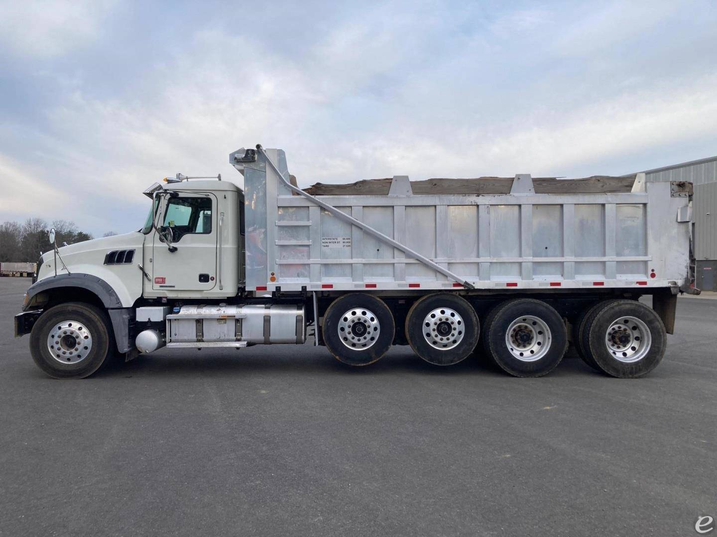 2019 Mack GRANITE 64FR