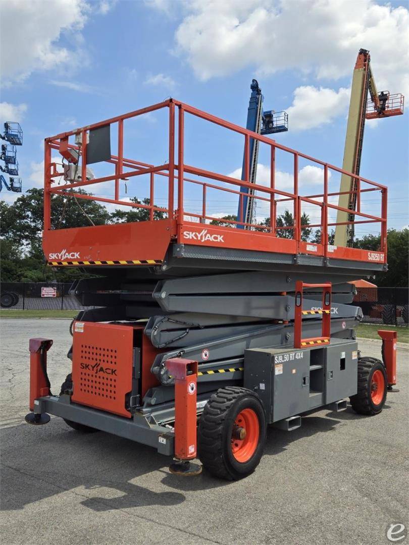 2019 Skyjack SJ9250RT