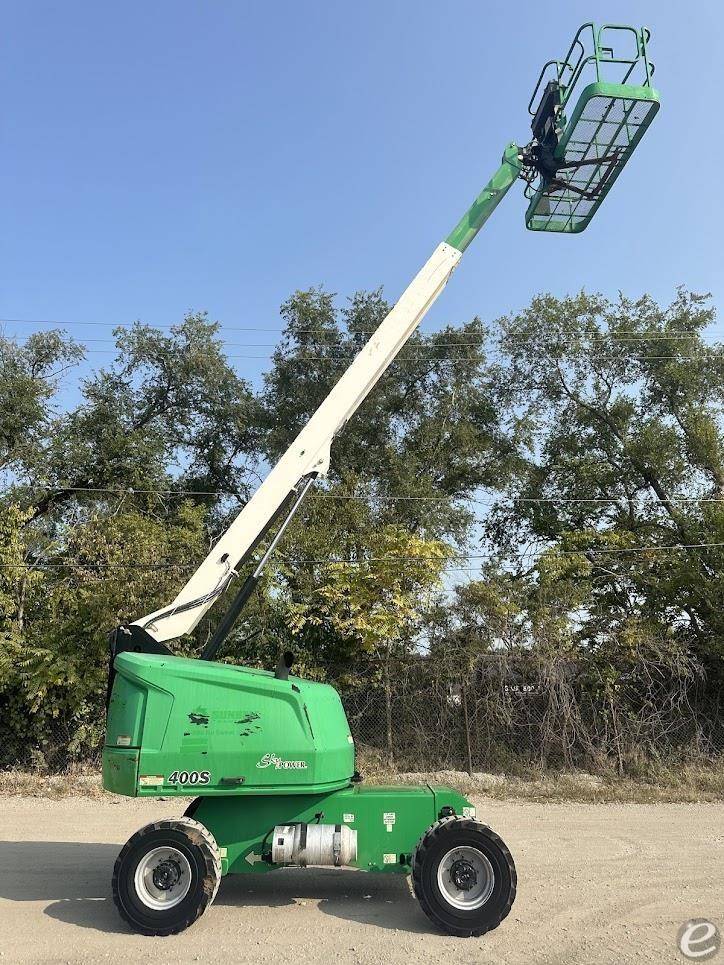 2016 JLG 400S