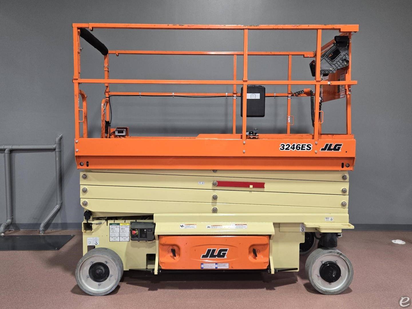 2018 JLG 3246ES