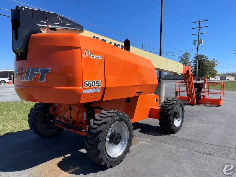 2017 JLG 660SJ