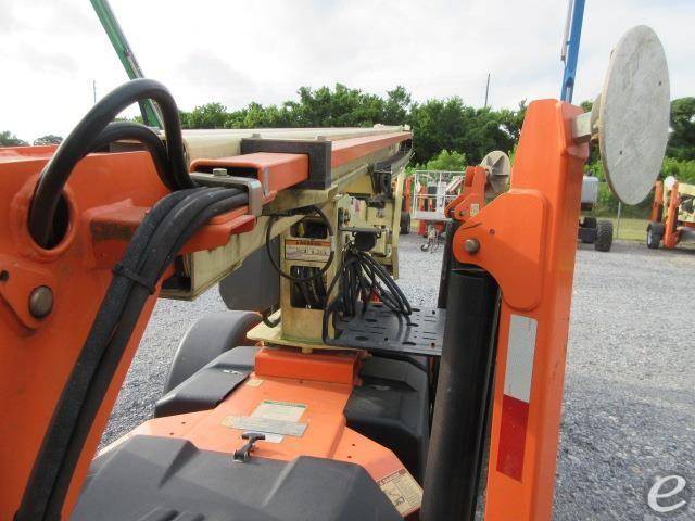 2018 JLG T350