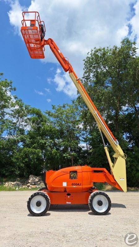 2014 JLG 600AJ