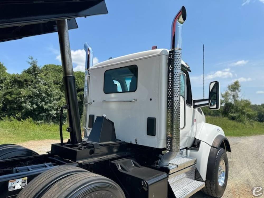 2024 Kenworth T880S