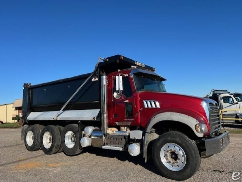 2016 Mack GRANITE GU713