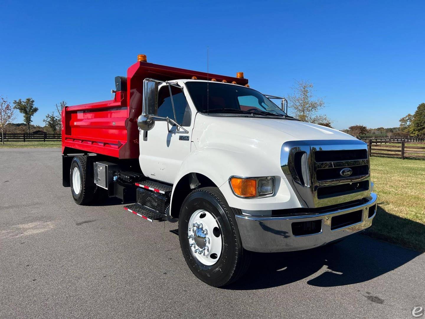 2013 Ford F750 XL