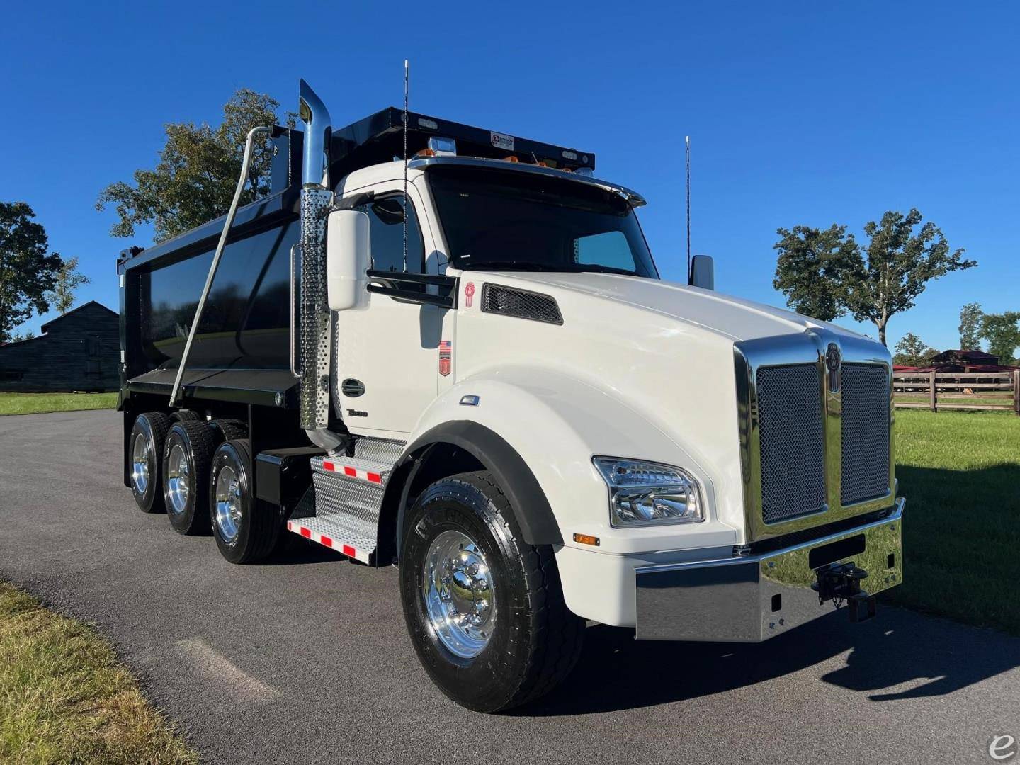 2024 Kenworth T880