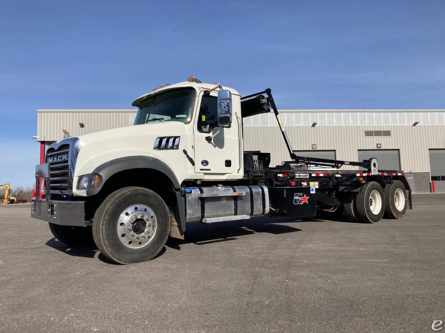 2022 Mack GRANITE 64FR